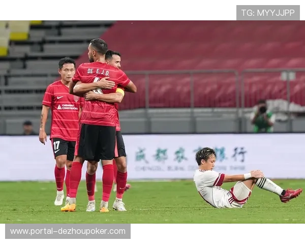 成都蓉城边路进攻受制,深圳防守反击奏效 成都蓉城边路进攻受制,深圳防守反击奏效